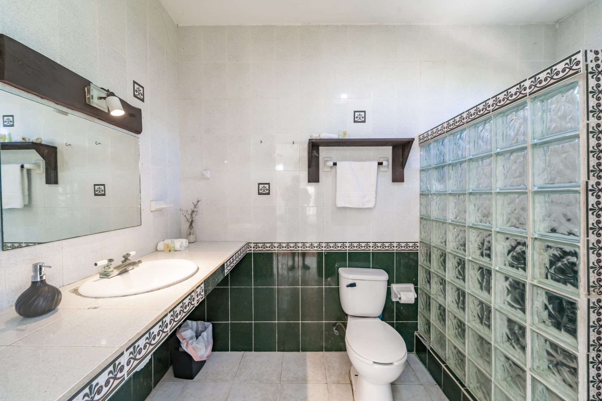 Room Moon — private bathroom